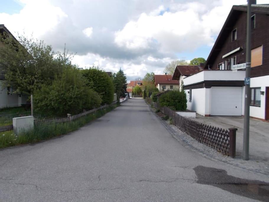Xxl Apartment, 10 Beds, 4 Sleep-rooms, 140qm, 2 Wc, 2 Shower && Appartamento Bruckmühl