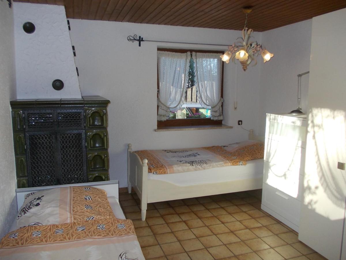 Xxl Apartment, 10 Beds, 4 Sleep-rooms, 140qm, 2 Wc, 2 Shower && Appartamento Bruckmühl